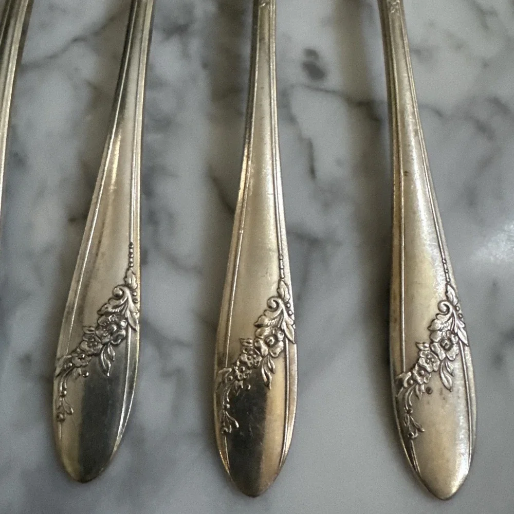 ONEIDA Community QUEEN BESS II Silverplate Flatware Lot Of 6 Dinner Forks‎